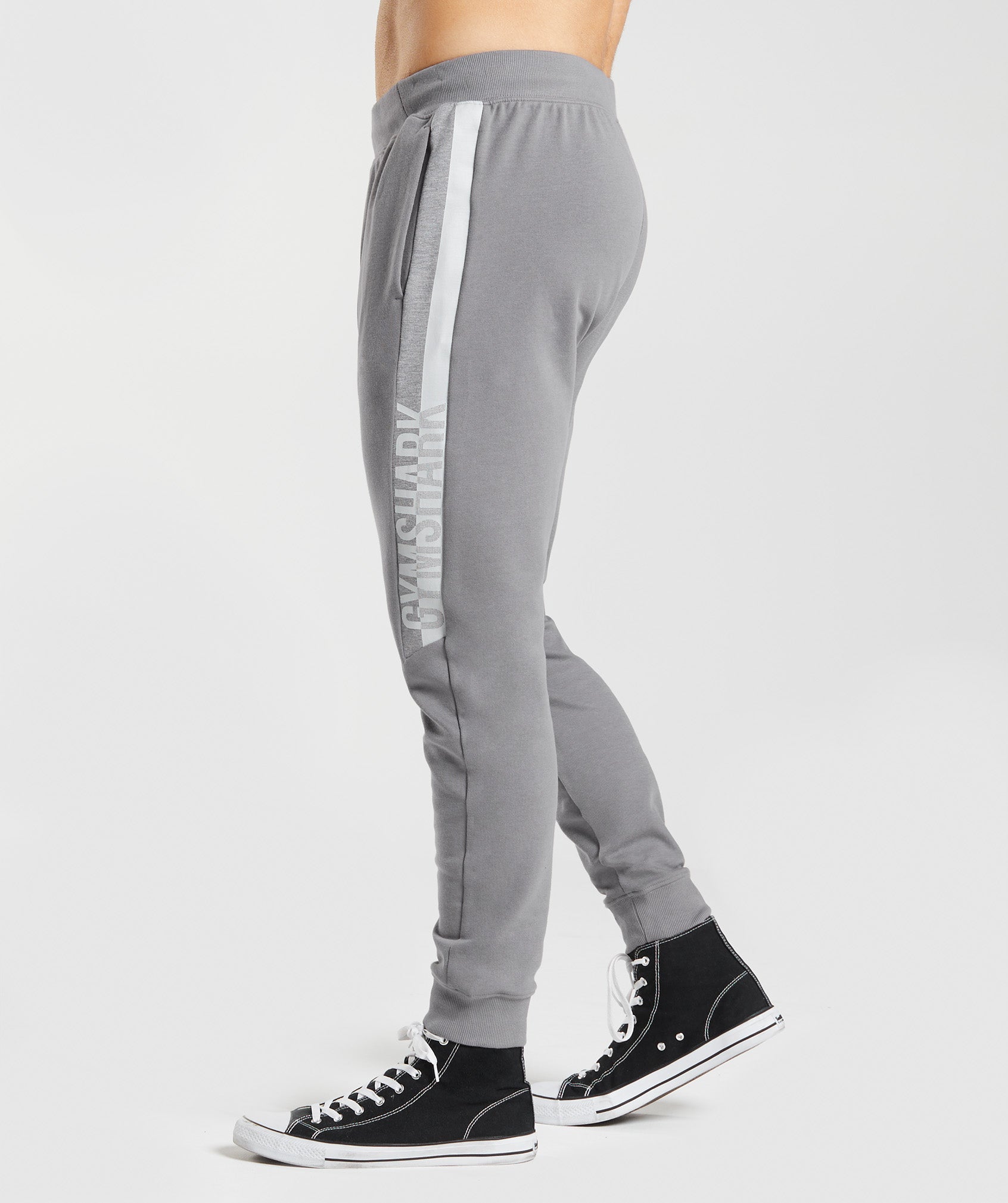 gymshark-bold-react-joggers-coin-grey-aw22