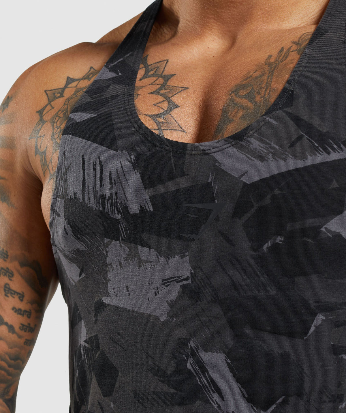 gymshark-bold-stringer-grey-print-ss22