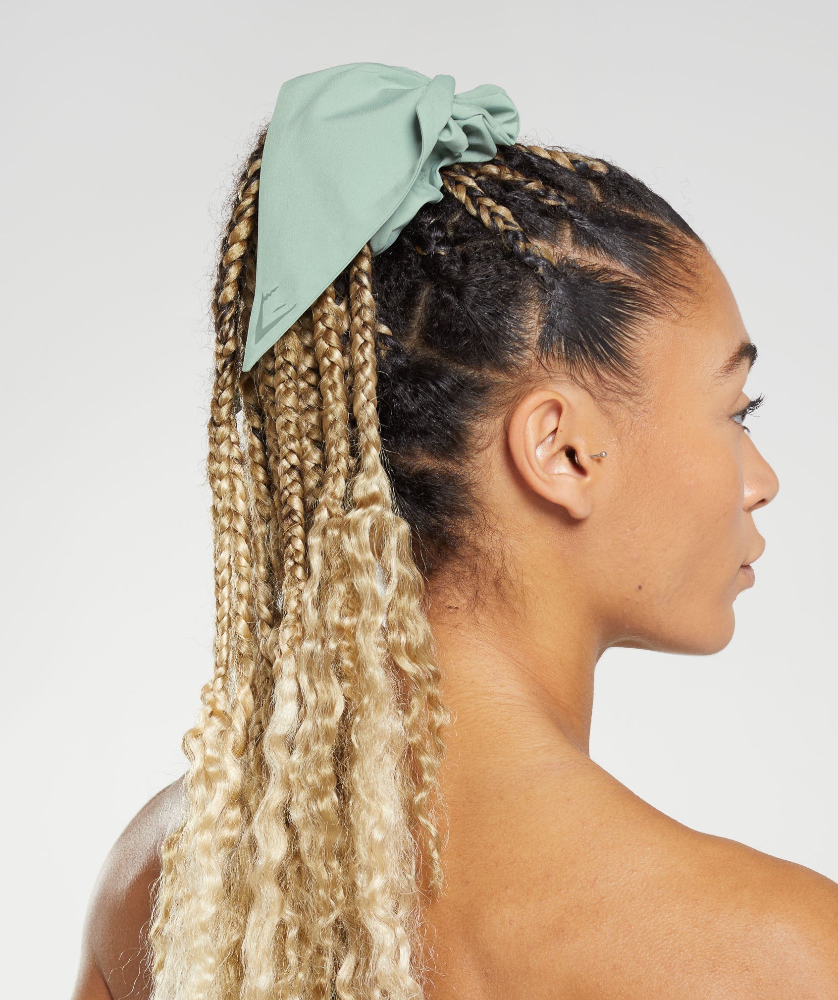 gymshark-bow-scrunchie-desert-sage-green-ss23
