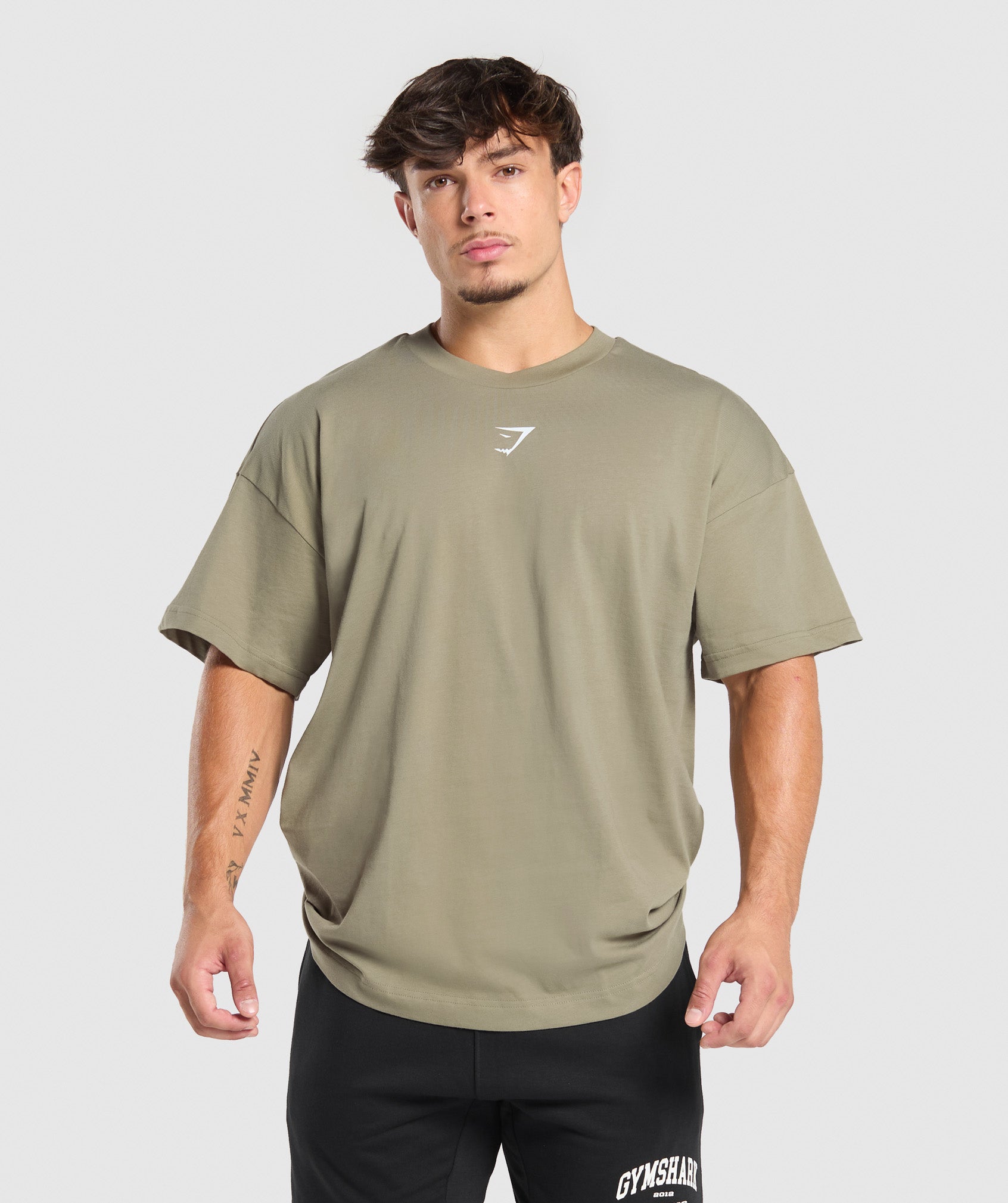 gymshark-build-your-legacy-graphic-t-shirt-utility-green-aw24