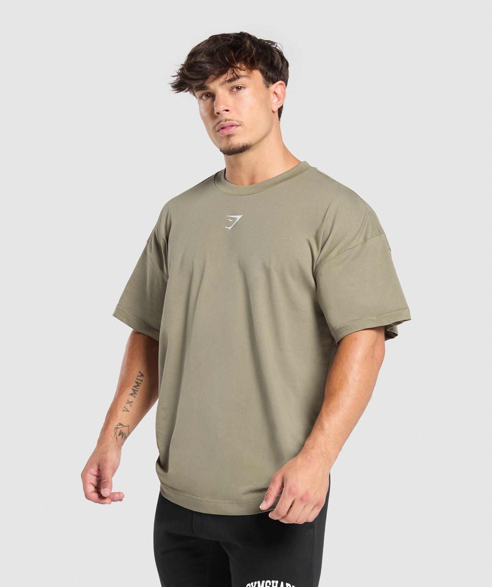 gymshark-build-your-legacy-graphic-t-shirt-utility-green-aw24