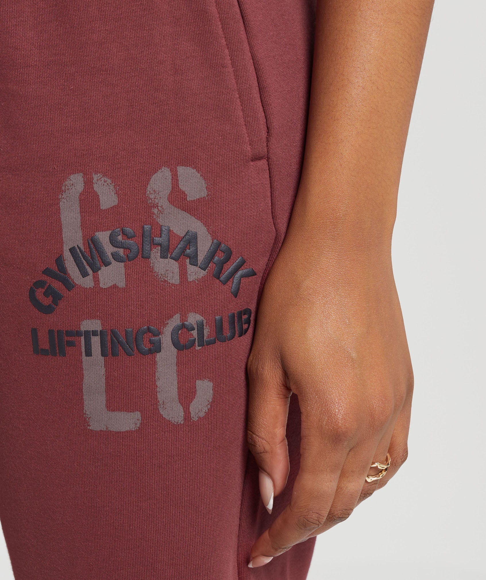 gymshark-built-graphic-joggers-washed-burgundy-aw23