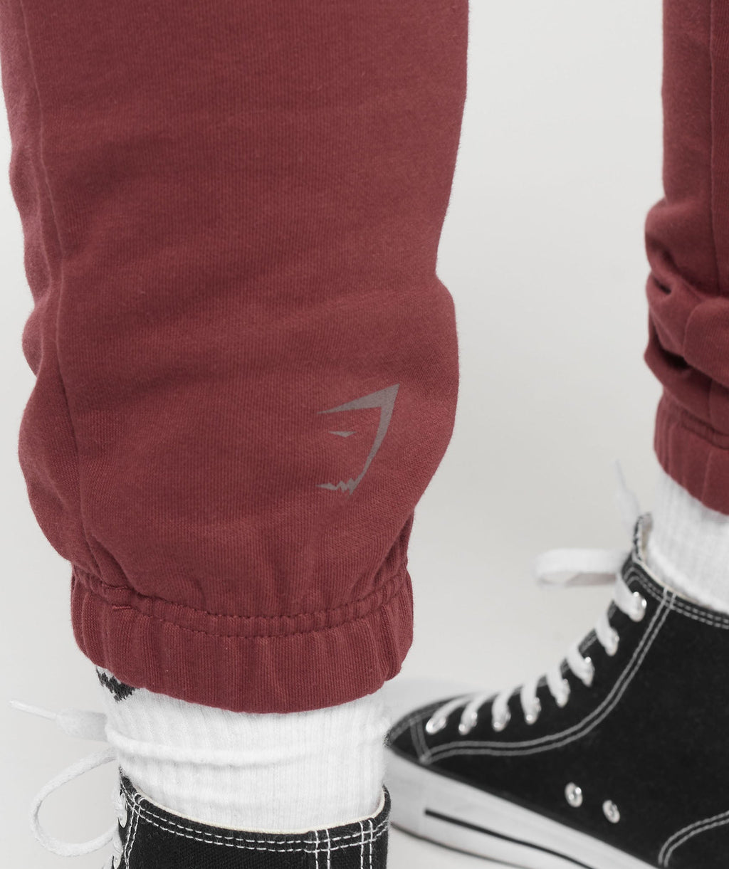 gymshark-built-graphic-joggers-washed-burgundy-aw23