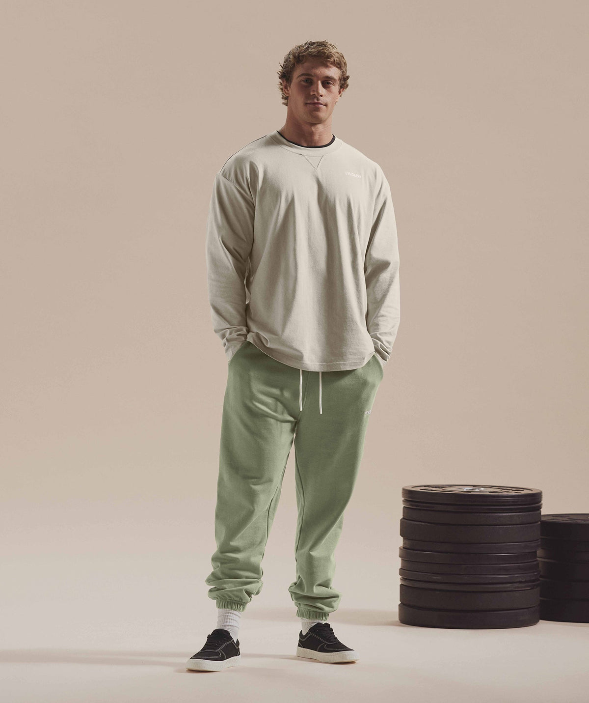 gymshark-rest-day-sweats-joggers-sage-green-aw22