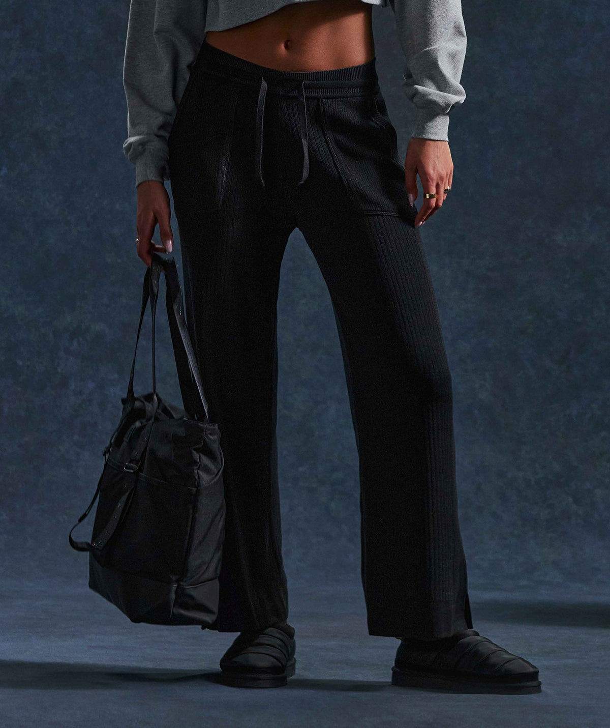 gymshark-pause-knitwear-joggers-black-onyx-grey-aw22