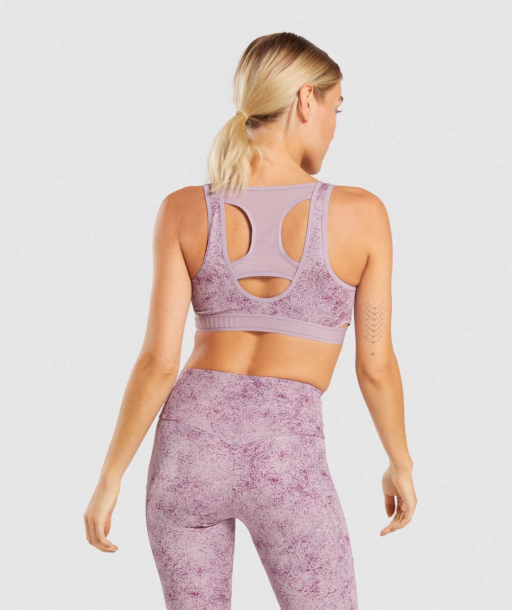 gymshark-chalk-sport-bra-purple-print