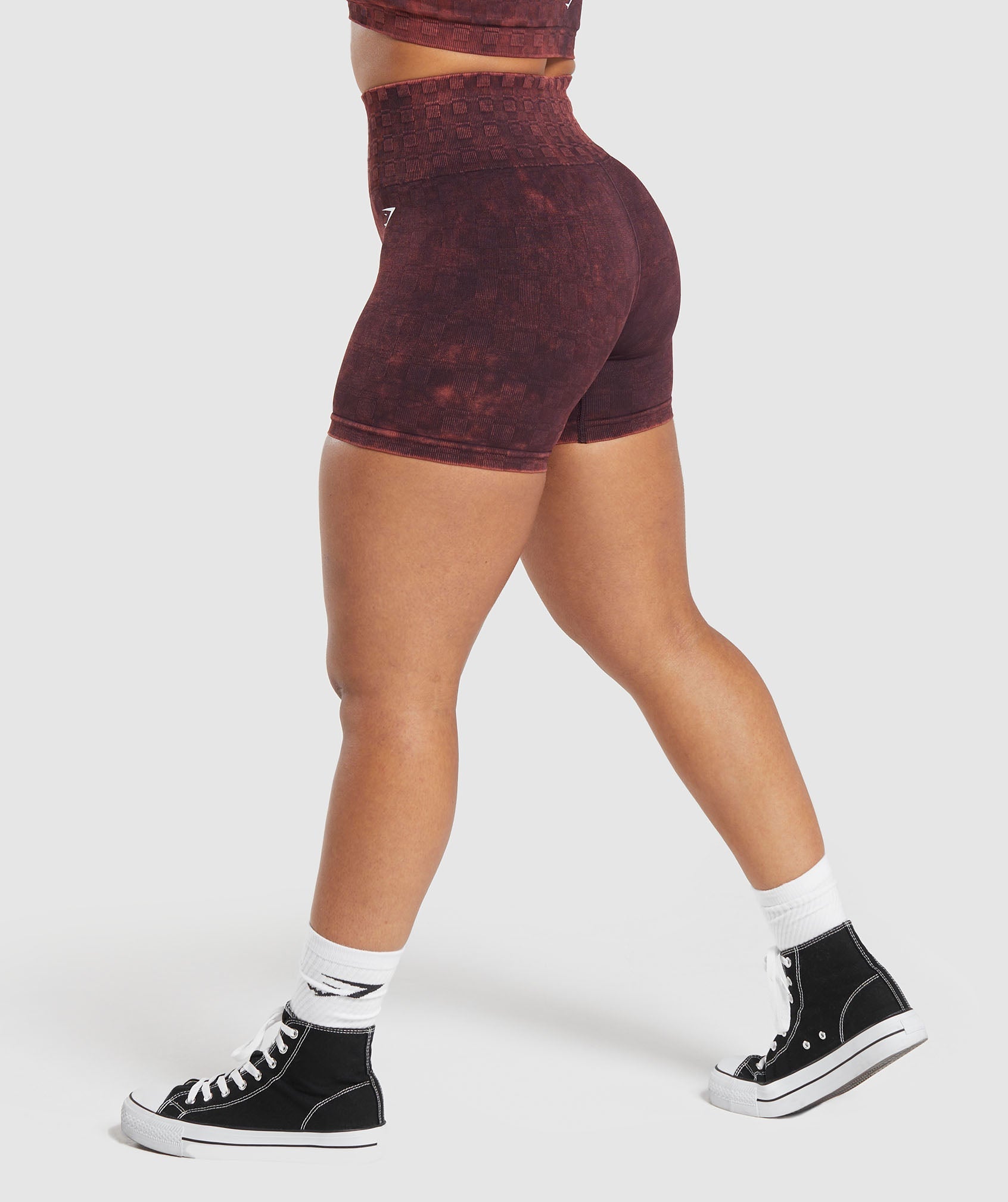 gymshark-check-seamless-washed-shorts-plum-brown-aw23