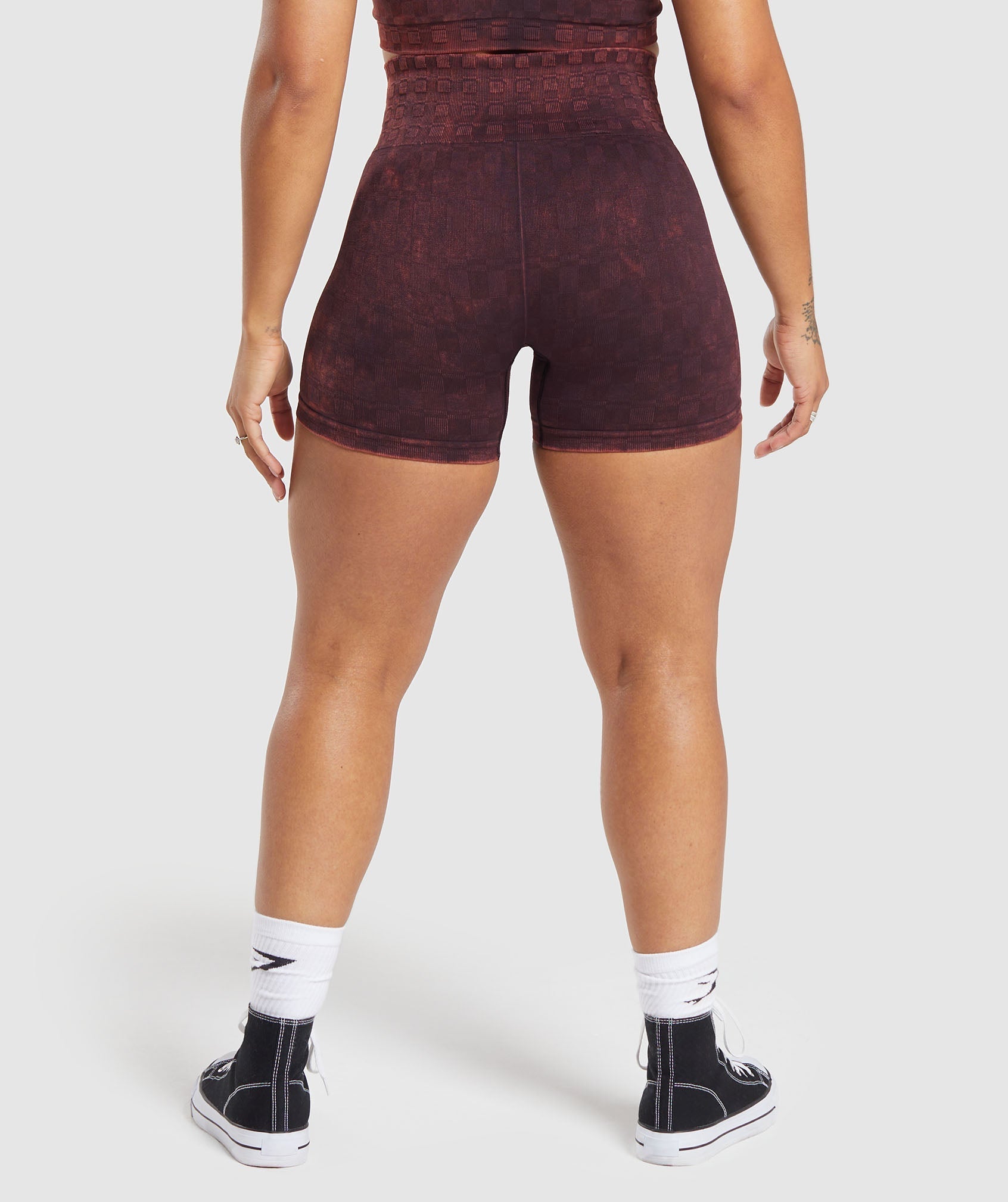 gymshark-check-seamless-washed-shorts-plum-brown-aw23
