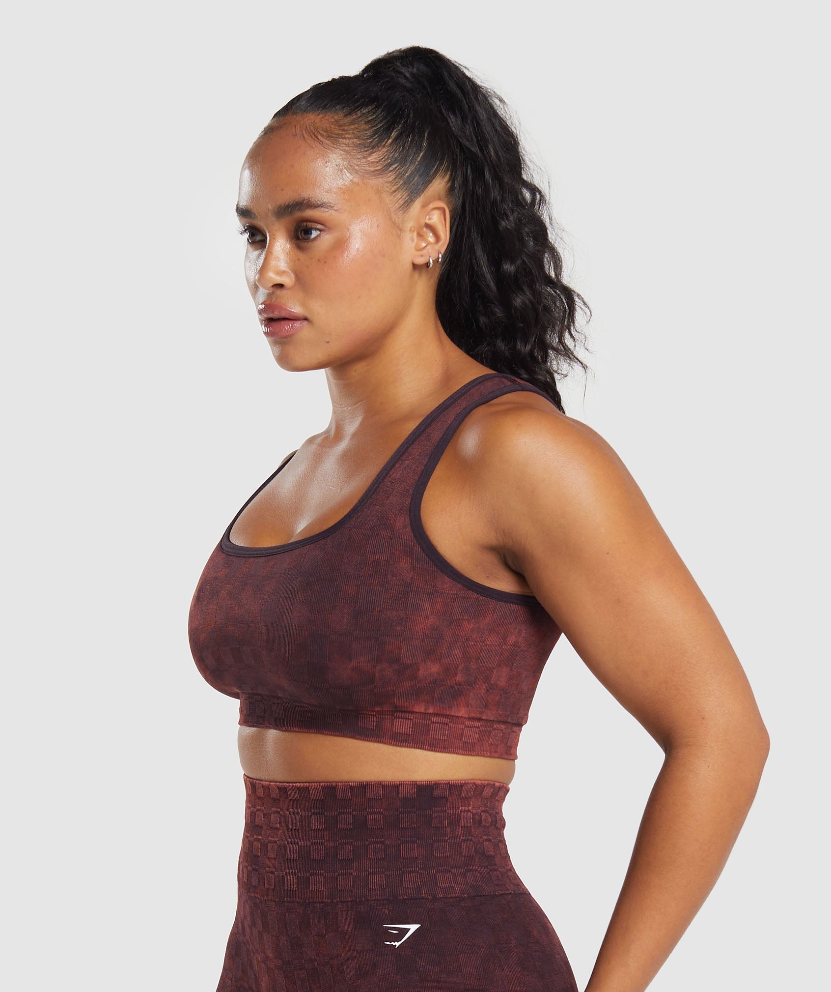 gymshark-check-seamless-washed-sports-bra-plum-brown-aw23