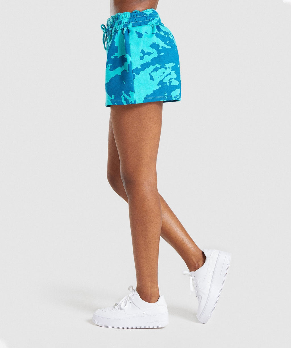 gymshark-colour-burst-shorts-light-teal-print