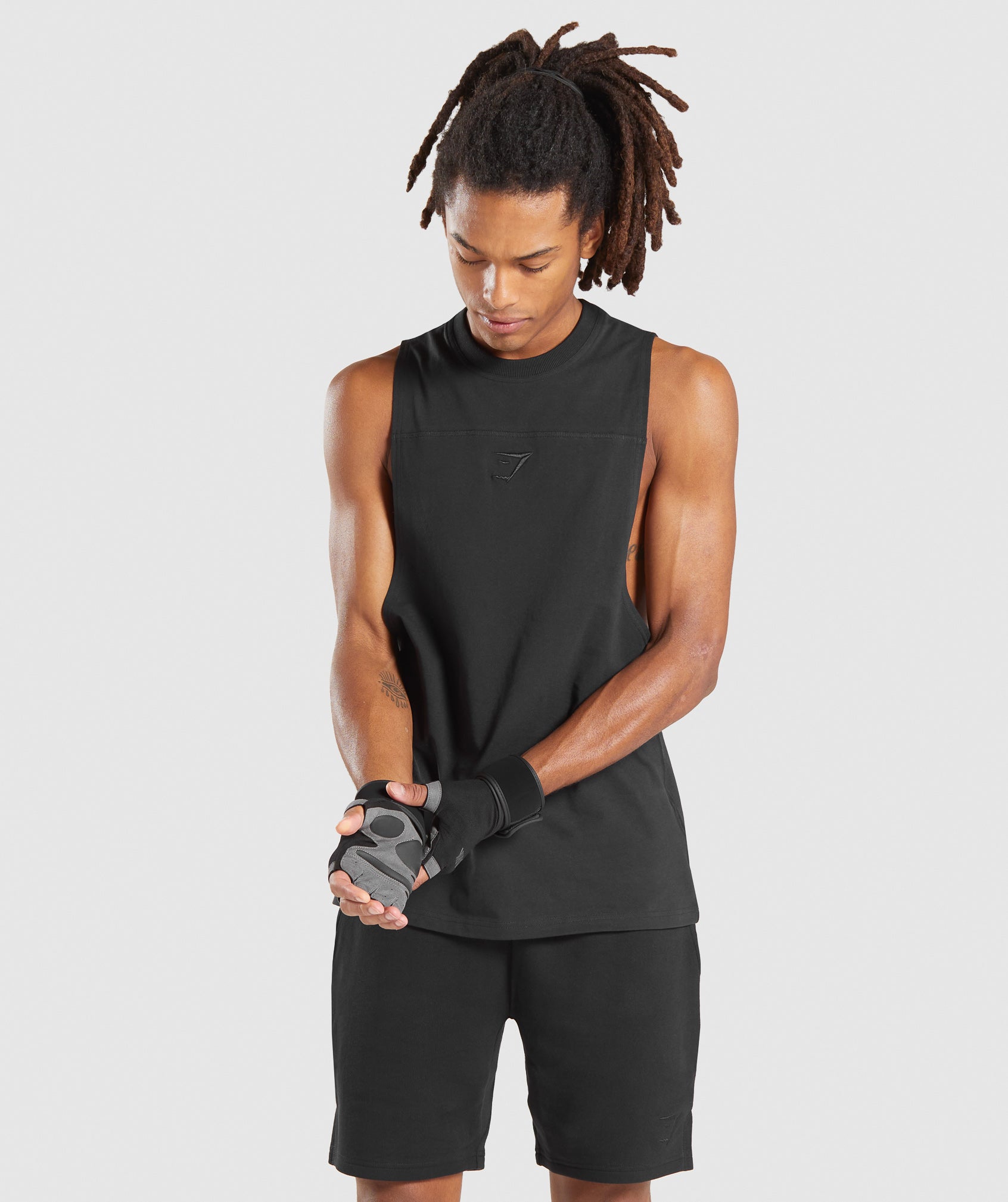gymshark-compound-drop-arm-tank-black