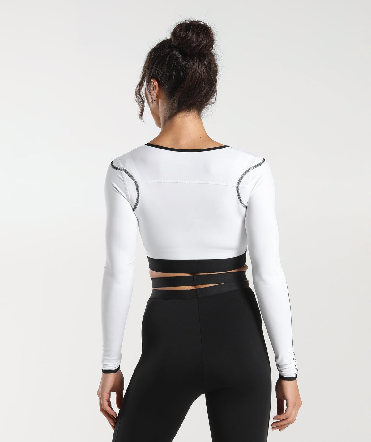 gymshark-contrast-long-sleeve-crop-top-white-aw23