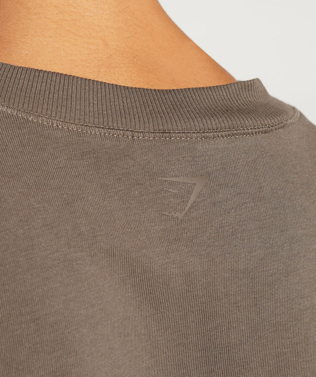 gymshark-cotton-boxy-crop-top-camo-brown-aw23