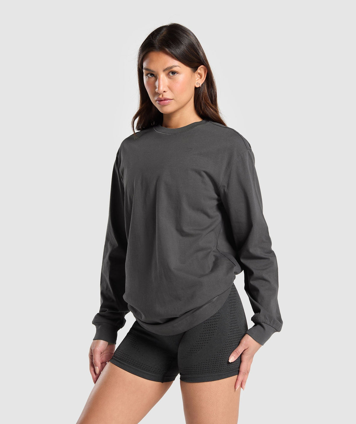 gymshark-cotton-oversized-long-sleeve-top-onyx-grey-ss23