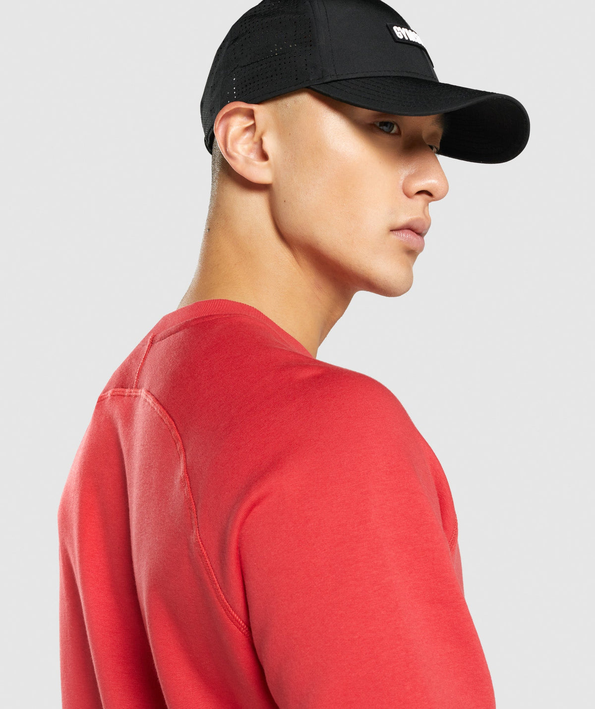 gymshark-crest-sweatshirt-volcanic-red
