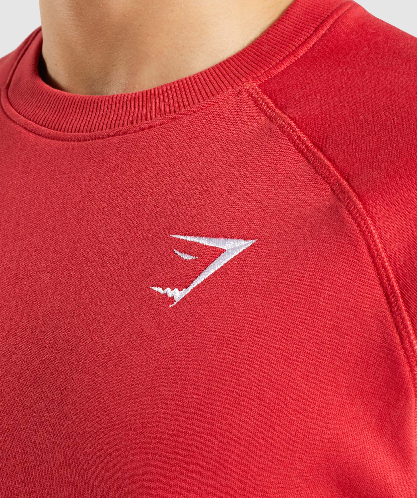 gymshark-crest-sweatshirt-volcanic-red