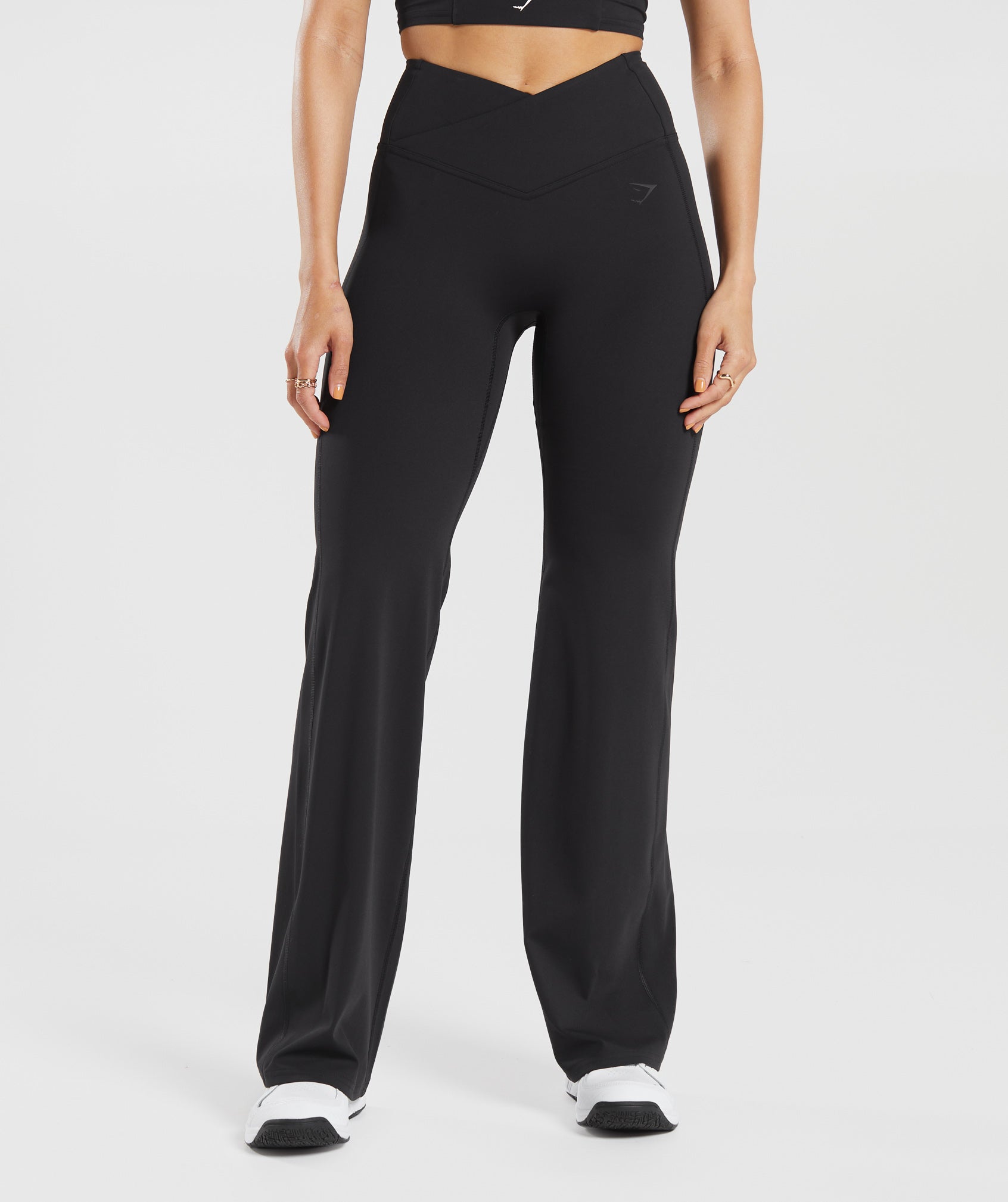 gymshark-crossover-regular-flared-leggings-black-aw23