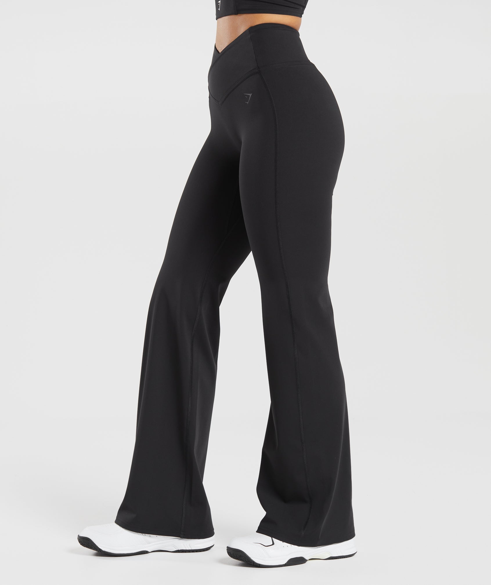 gymshark-crossover-regular-flared-leggings-black-aw23