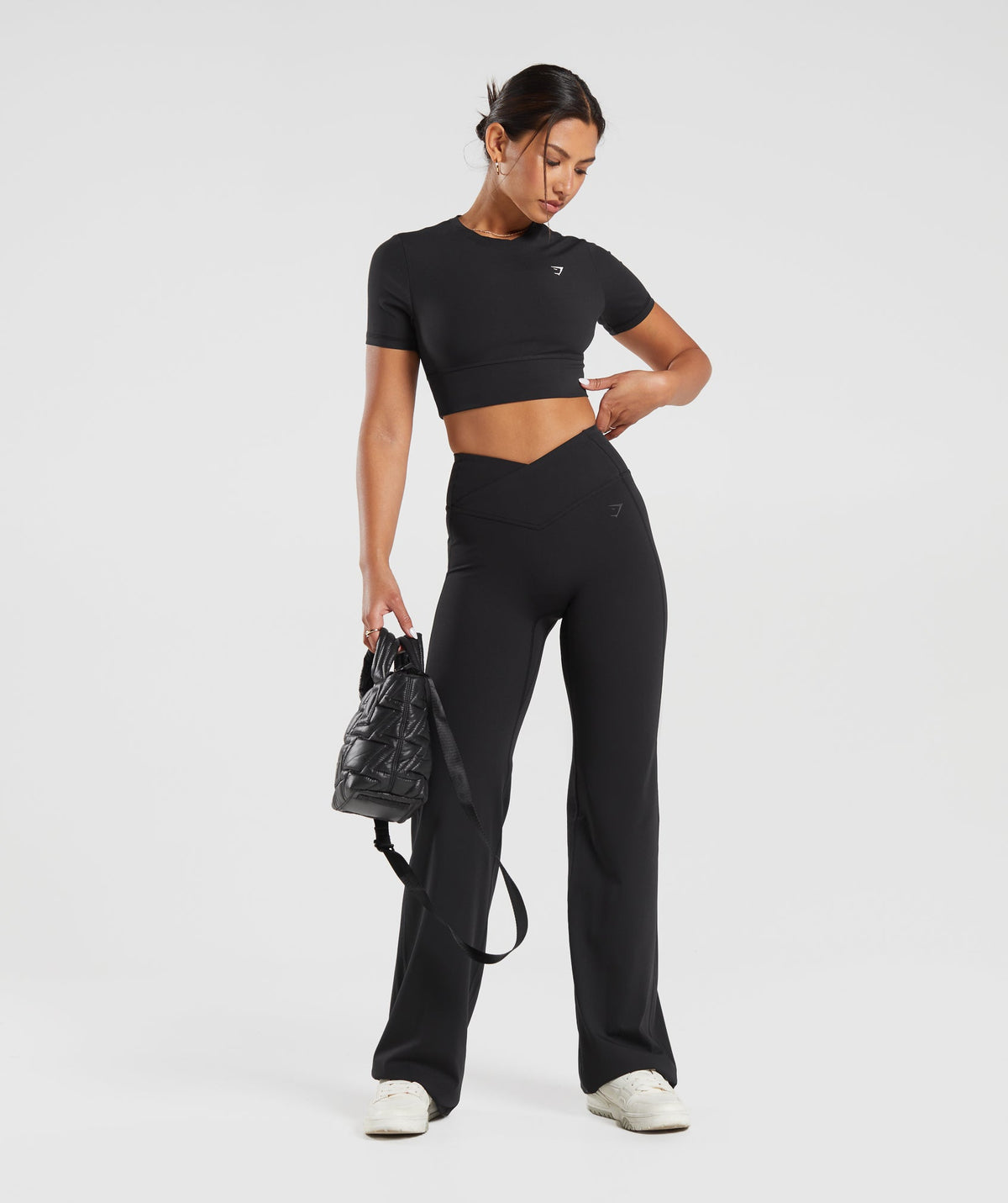 gymshark-crossover-tall-flared-leggings-black-aw23