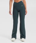 gymshark-crossover-tall-flared-leggings-darkest-teal-aw23