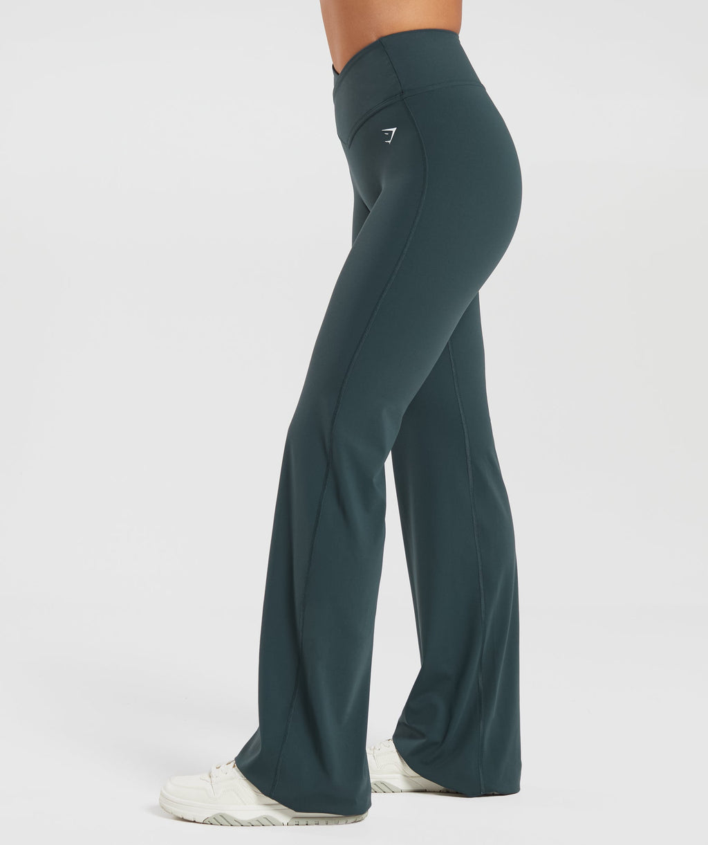 gymshark-crossover-tall-flared-leggings-darkest-teal-aw23