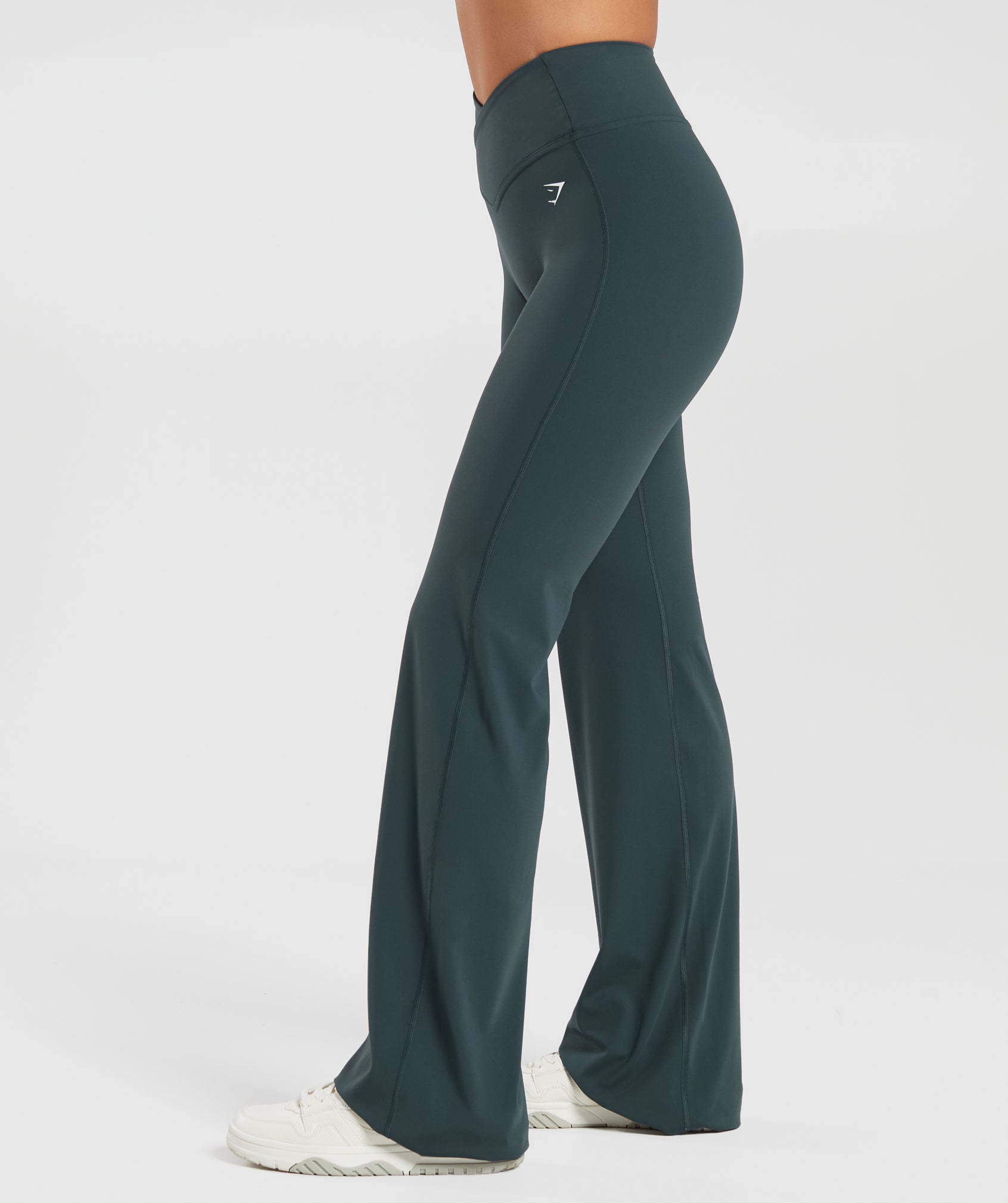 gymshark-crossover-tall-flared-leggings-darkest-teal-aw23