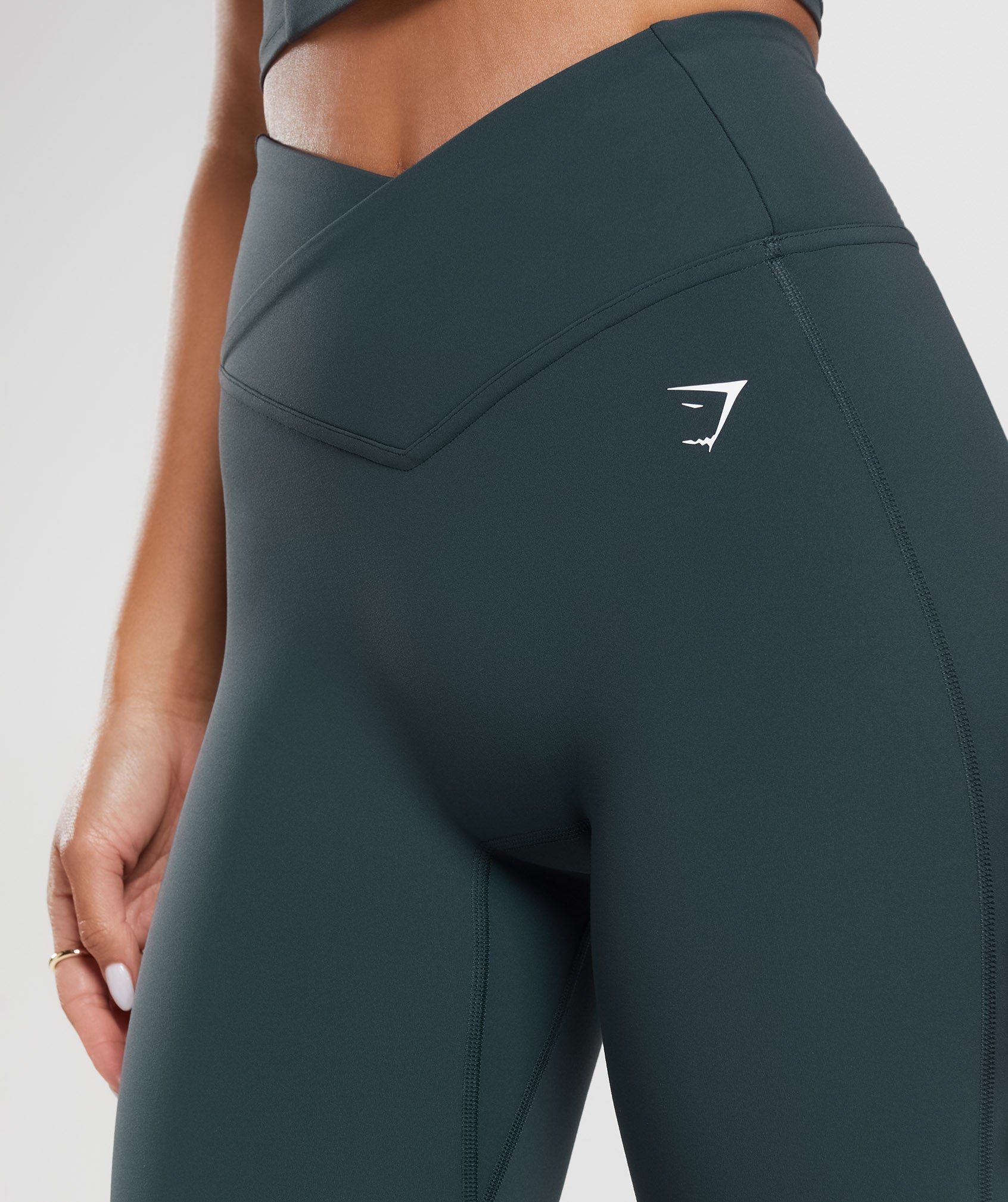 gymshark-crossover-tall-flared-leggings-darkest-teal-aw23