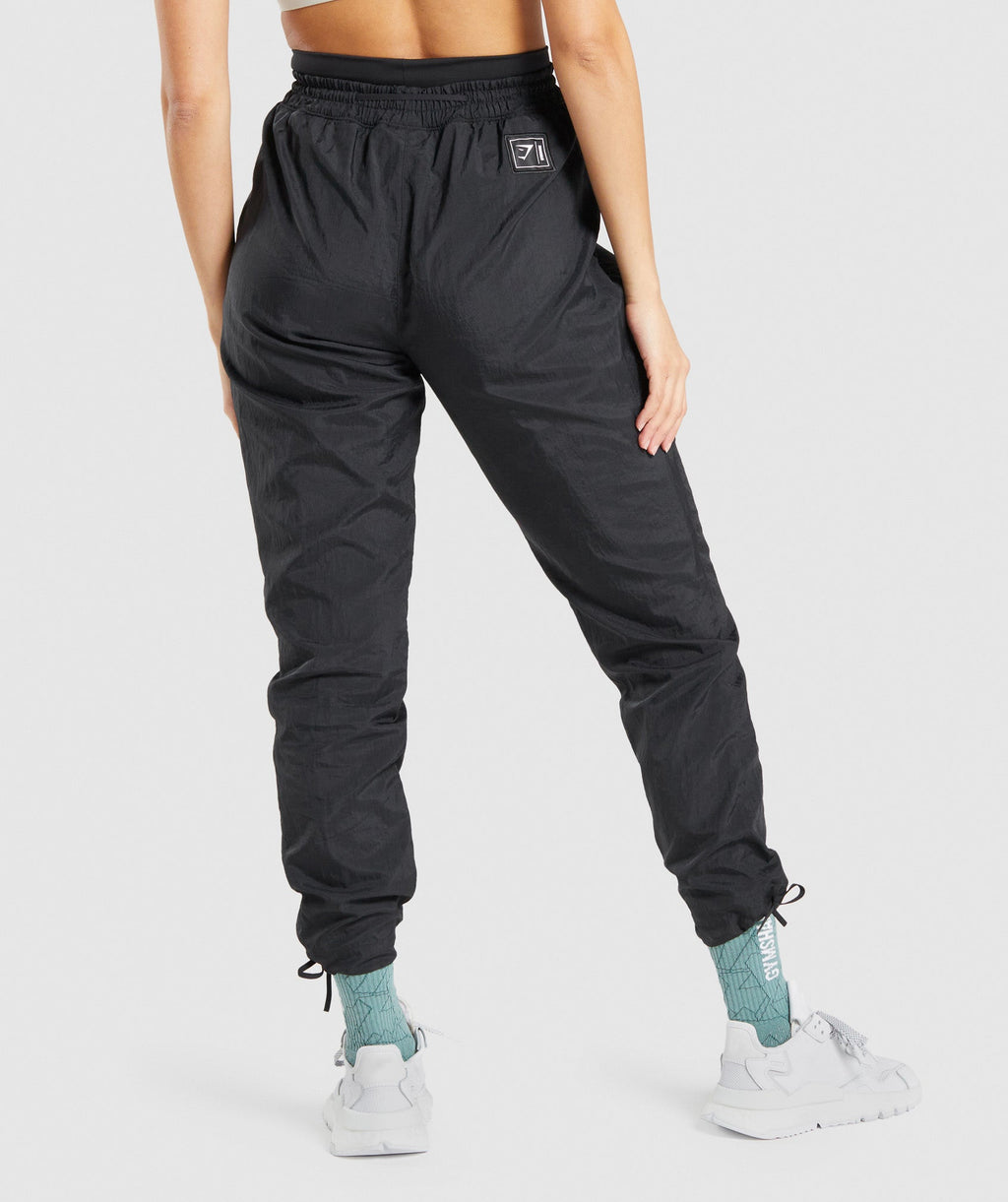 gymshark-cty-joggers-black