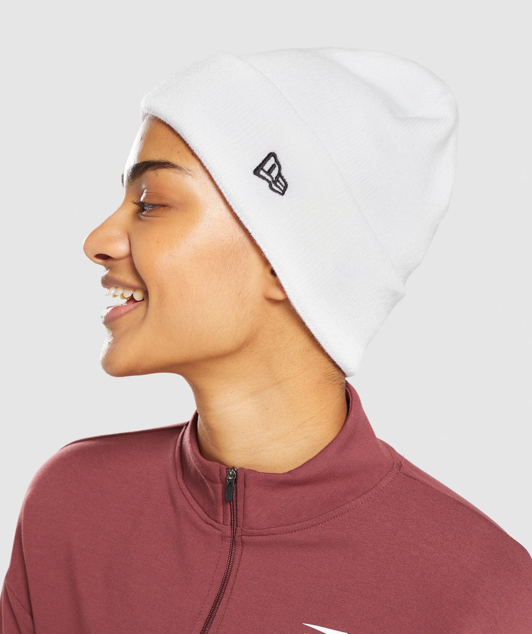 gymshark-new-era-sharkhead-cuff-knit-white-aw21