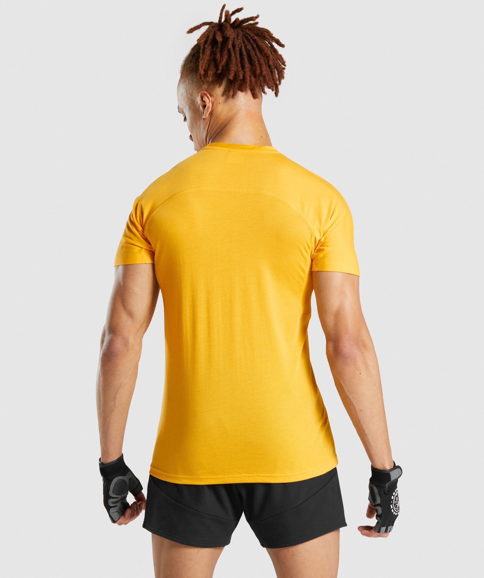 gymshark-chalk-t-shirt-yellow