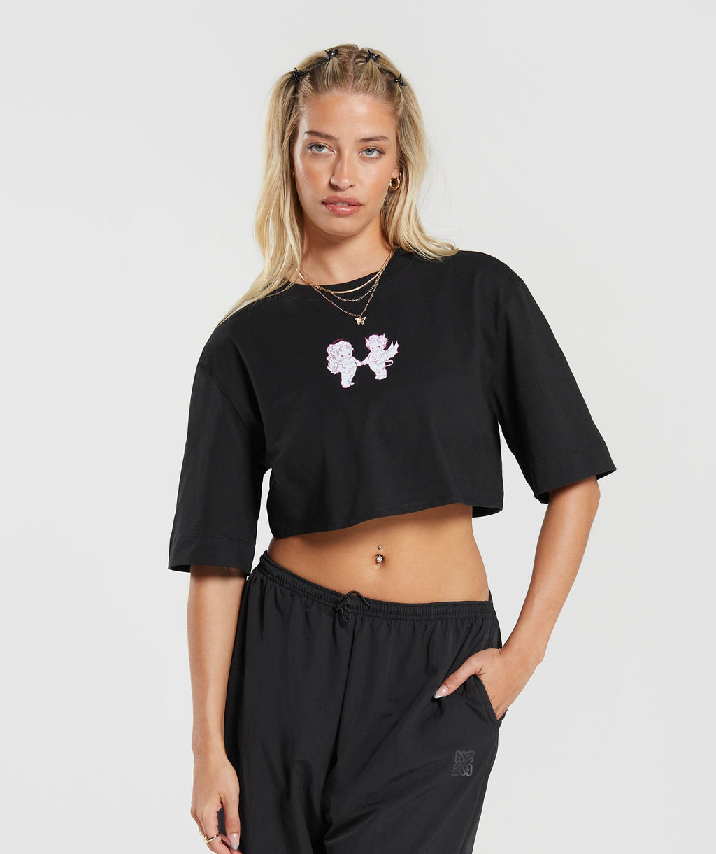 gymshark-cherub-graphic-crop-top-black-aw23