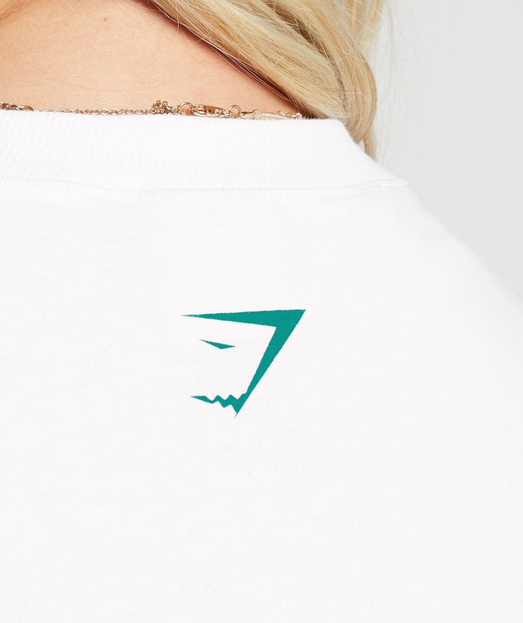 gymshark-cherub-graphic-crop-top-white-aw23