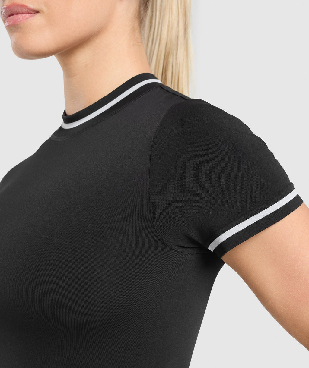 gymshark-contrast-seamless-midi-tee-black-aw24