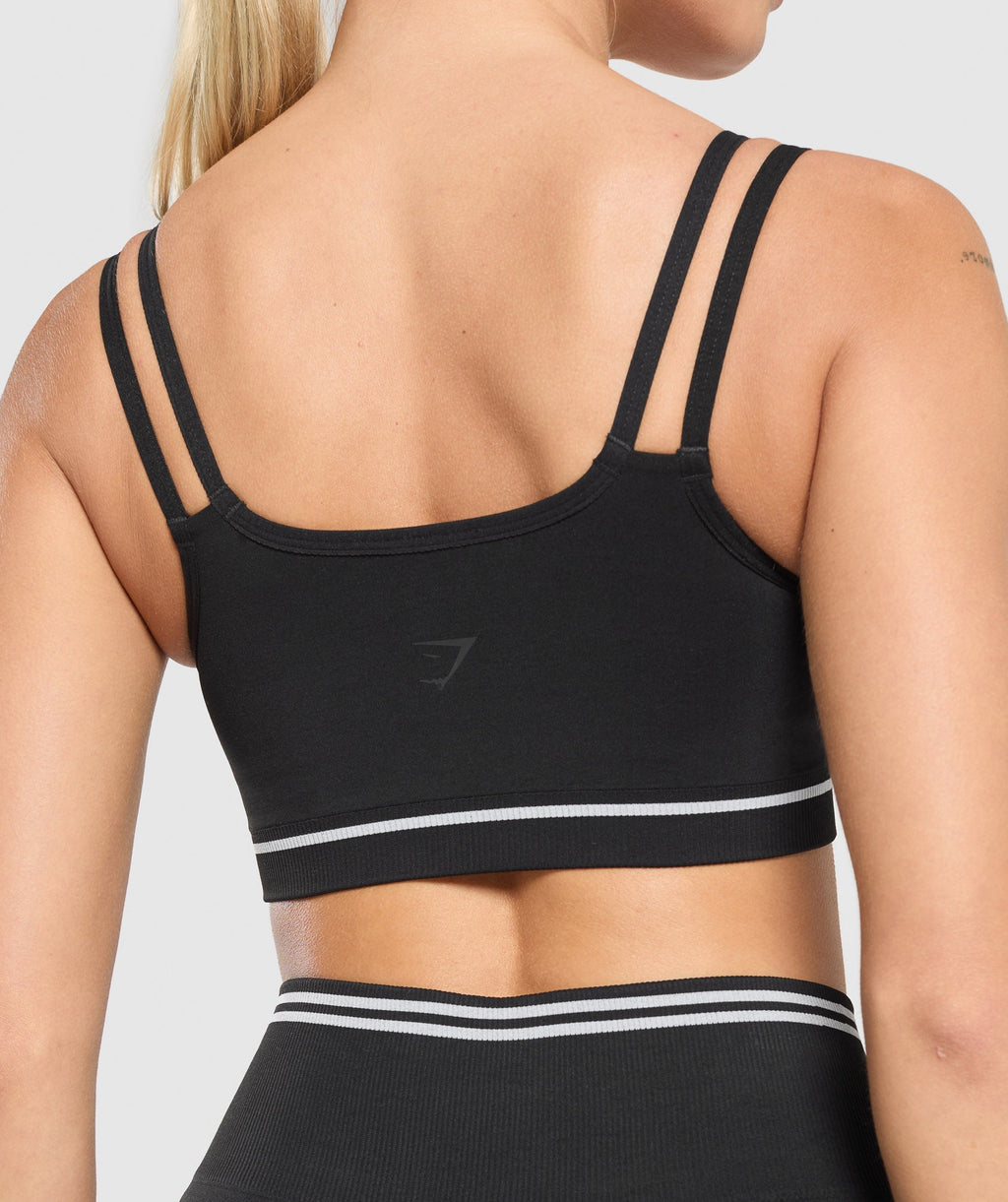 gymshark-contrast-seamless-sports-bra-black-aw24