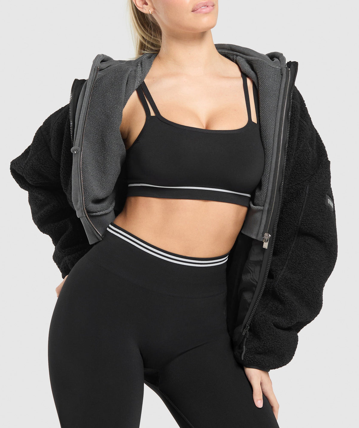 gymshark-contrast-seamless-sports-bra-black-aw24