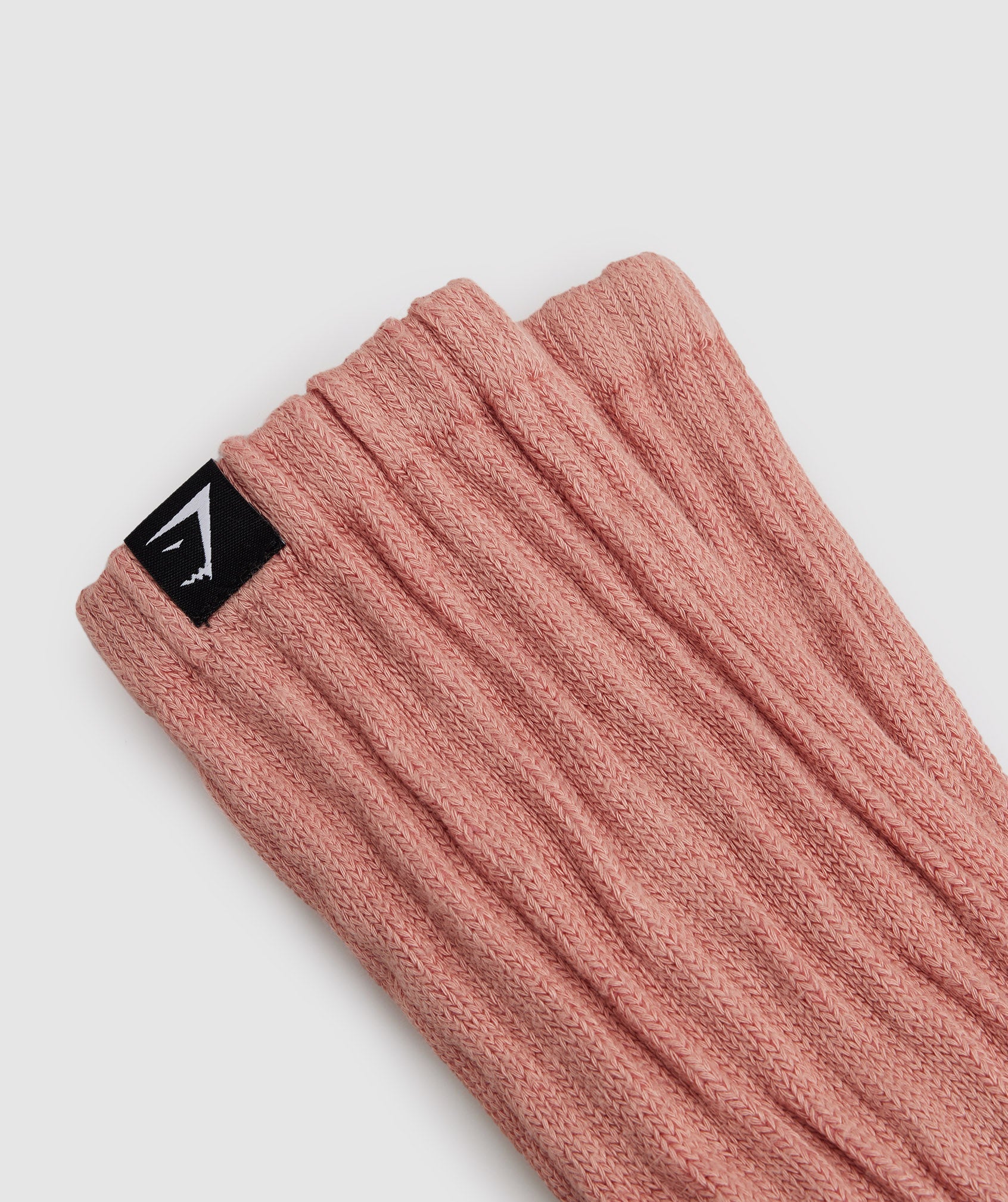 gymshark-comfy-rest-day-socks-hazy-pink-ss23