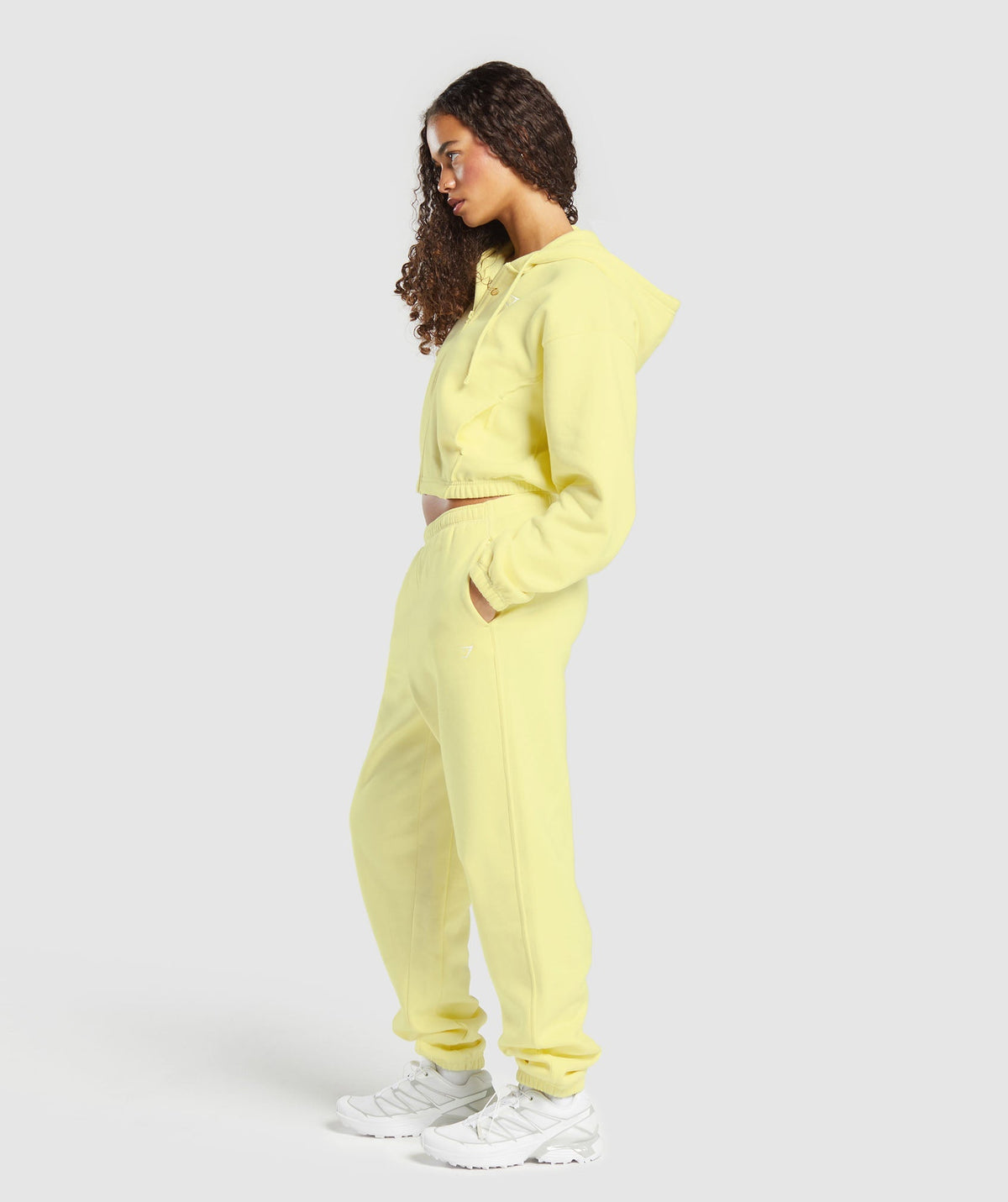 gymshark-cosy-fleece-joggers-refresh-yellow-ss25