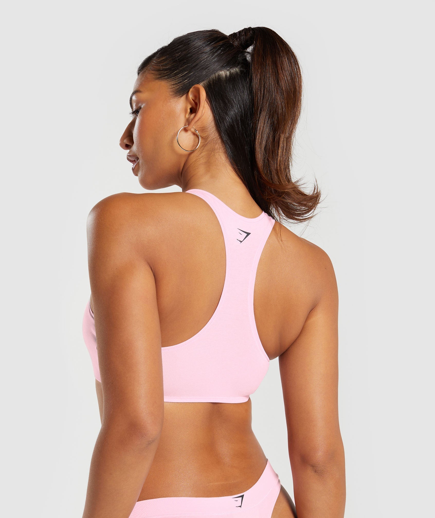 gymshark-cotton-graphic-bralette-dolly-pink-ss24