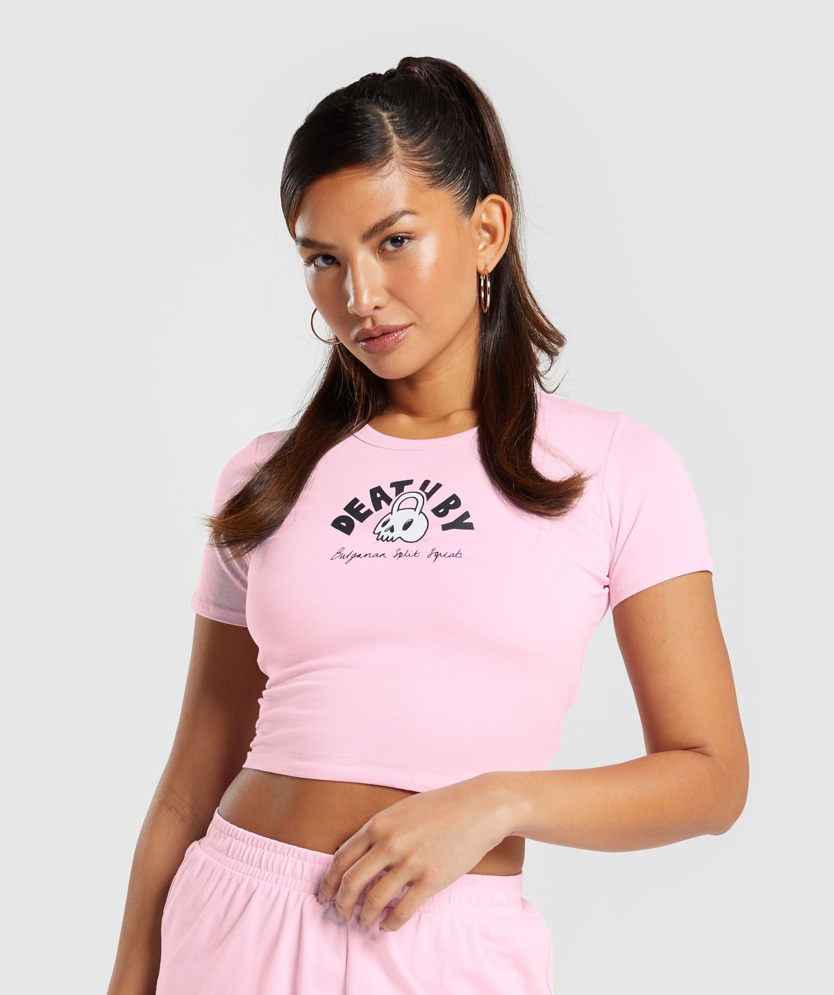 gymshark-cotton-graphic-crop-top-dolly-pink-ss24