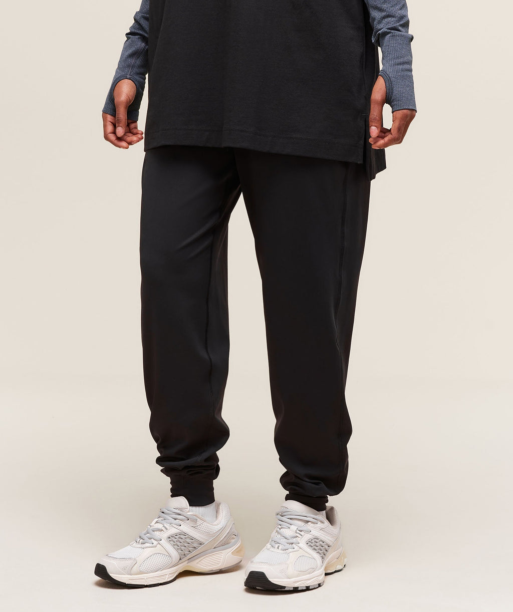 gymshark-covered-joggers-black-ss25