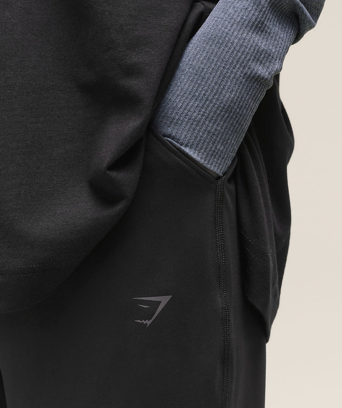 gymshark-covered-joggers-black-ss25