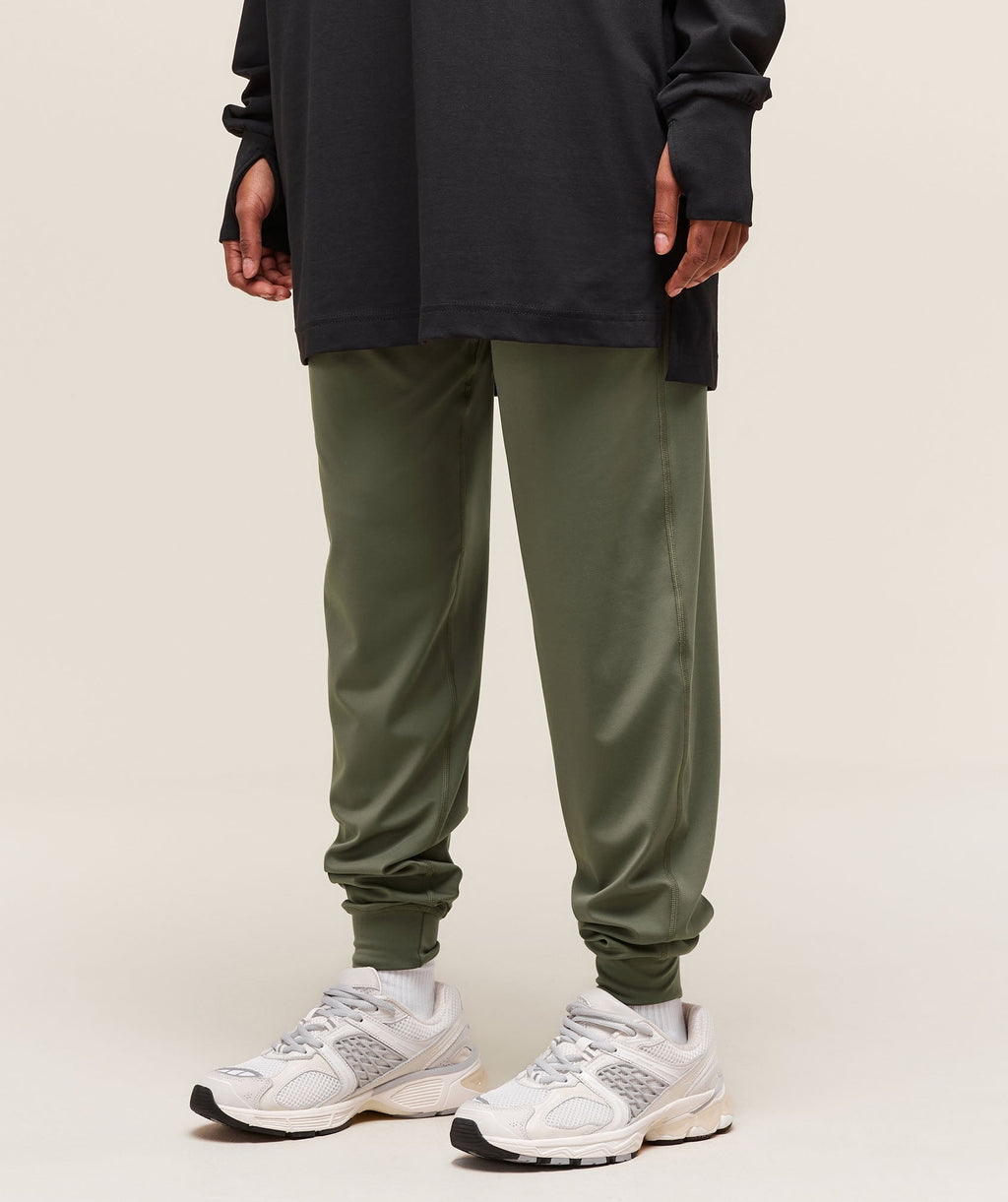 gymshark-covered-jogger-core-olive-ss25