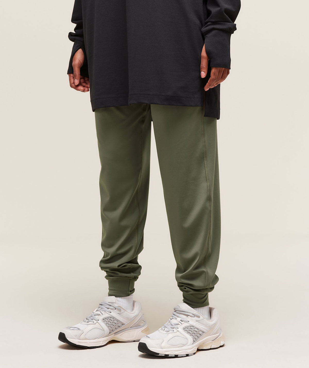 gymshark-covered-jogger-core-olive-ss25