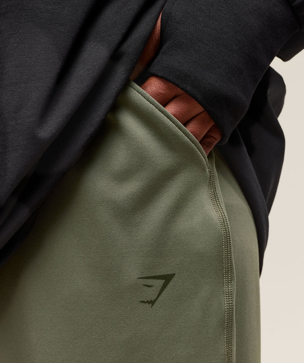 gymshark-covered-jogger-core-olive-ss25