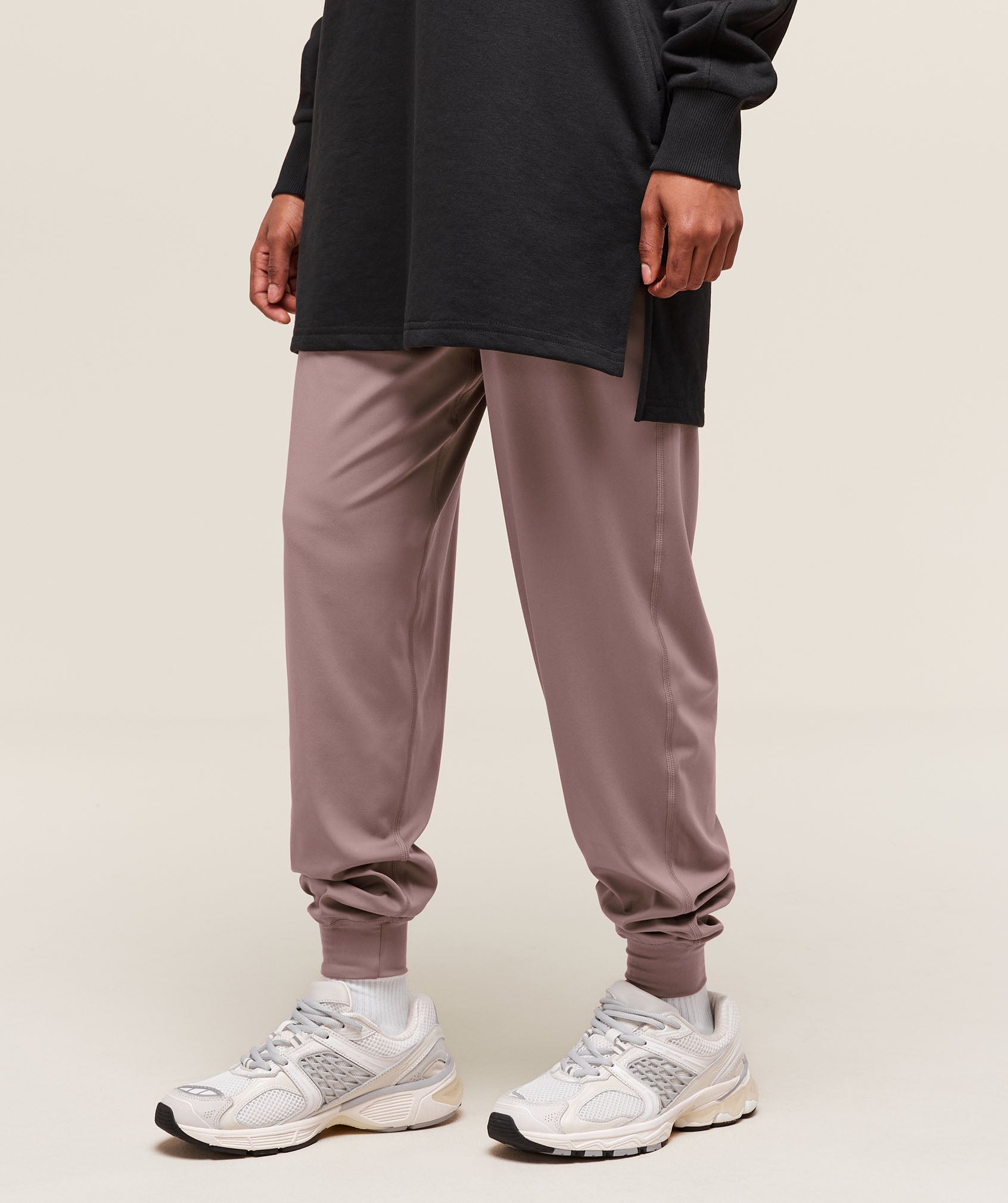 gymshark-covered-jogger-pants-purple-ss25