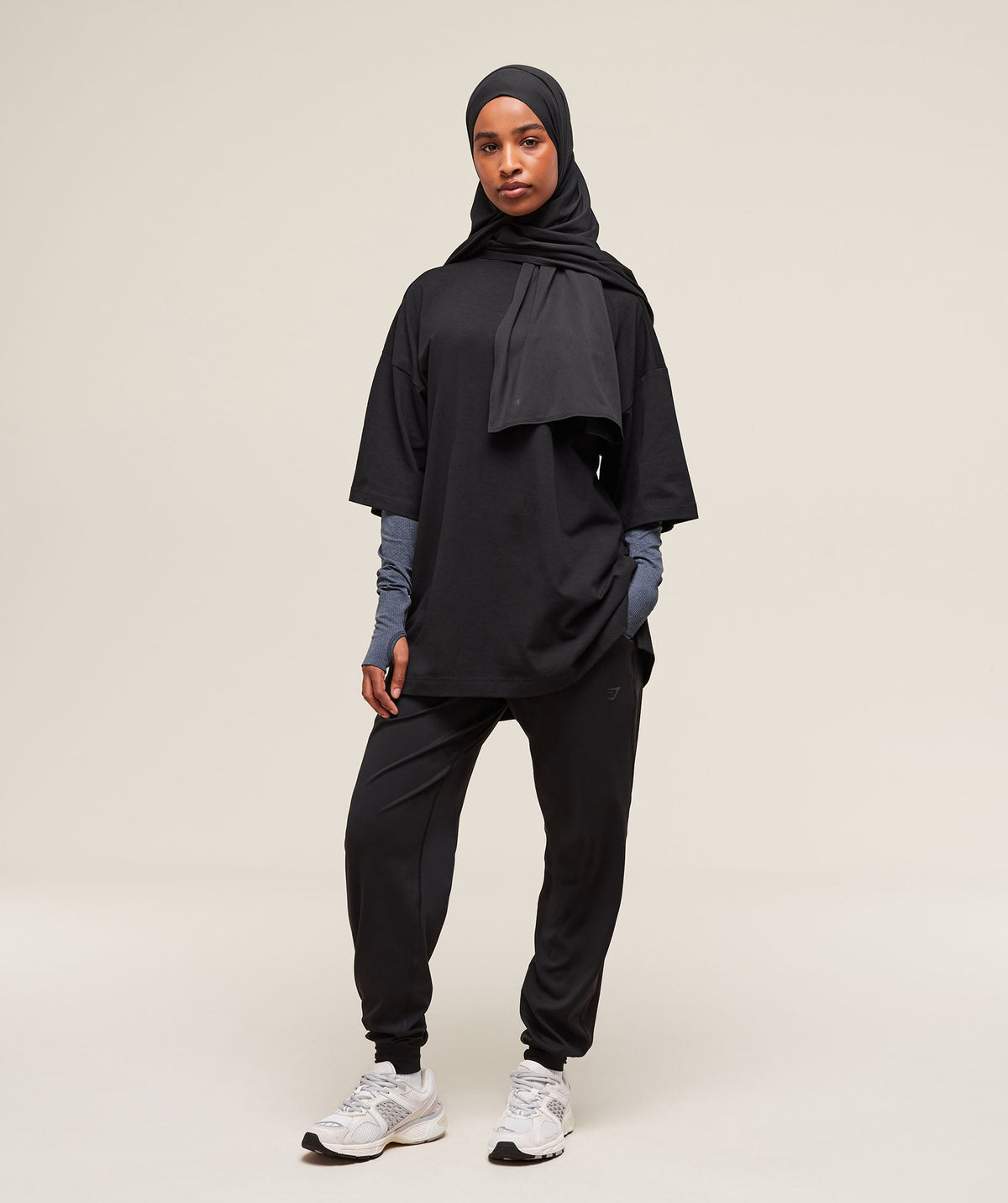 gymshark-covered-longline-cotton-t-shirt-ss-tops-black-ss25