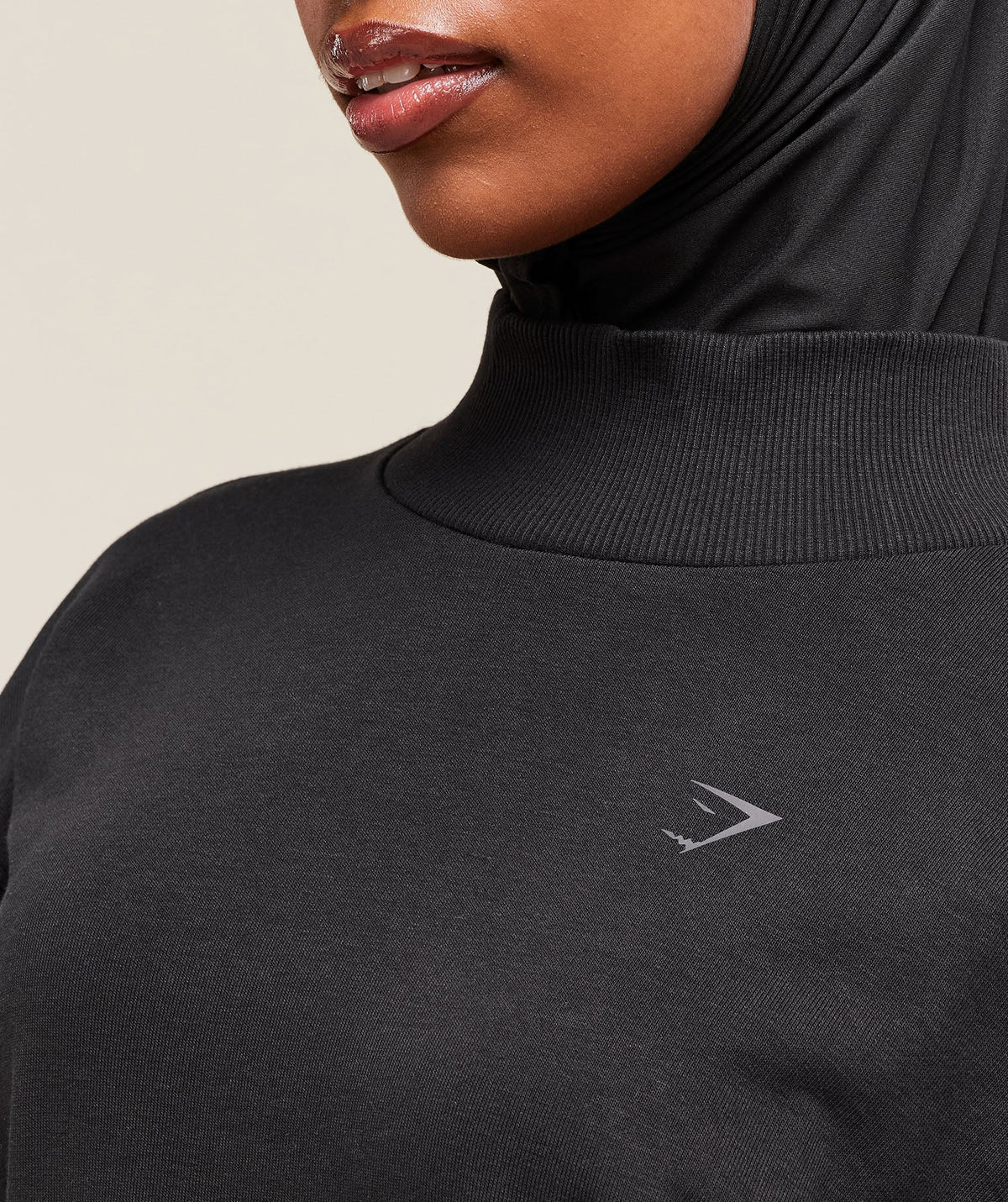 gymshark-covered-pullover-black-ss25