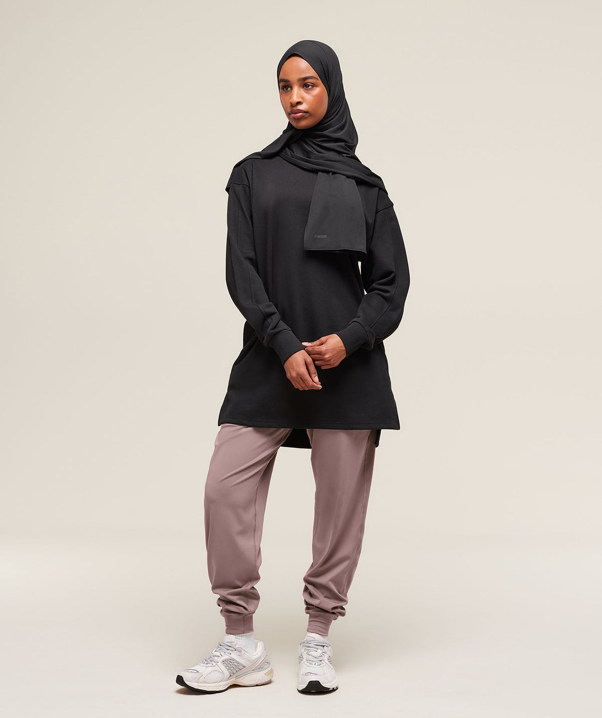 gymshark-covered-pullover-black-ss25