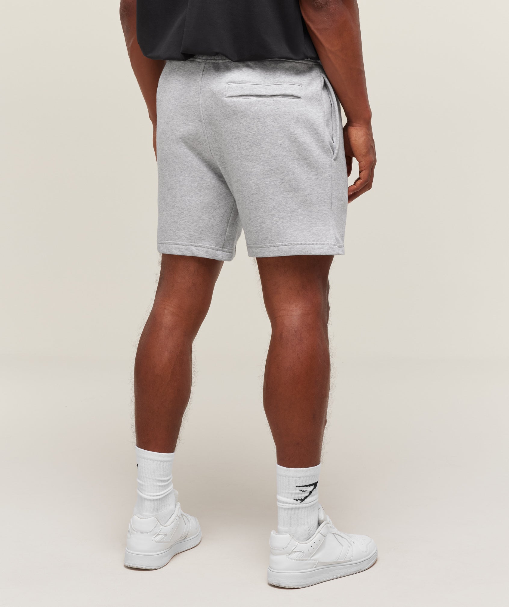 gymshark-crest-7-shorts-light-grey-marl-aw22