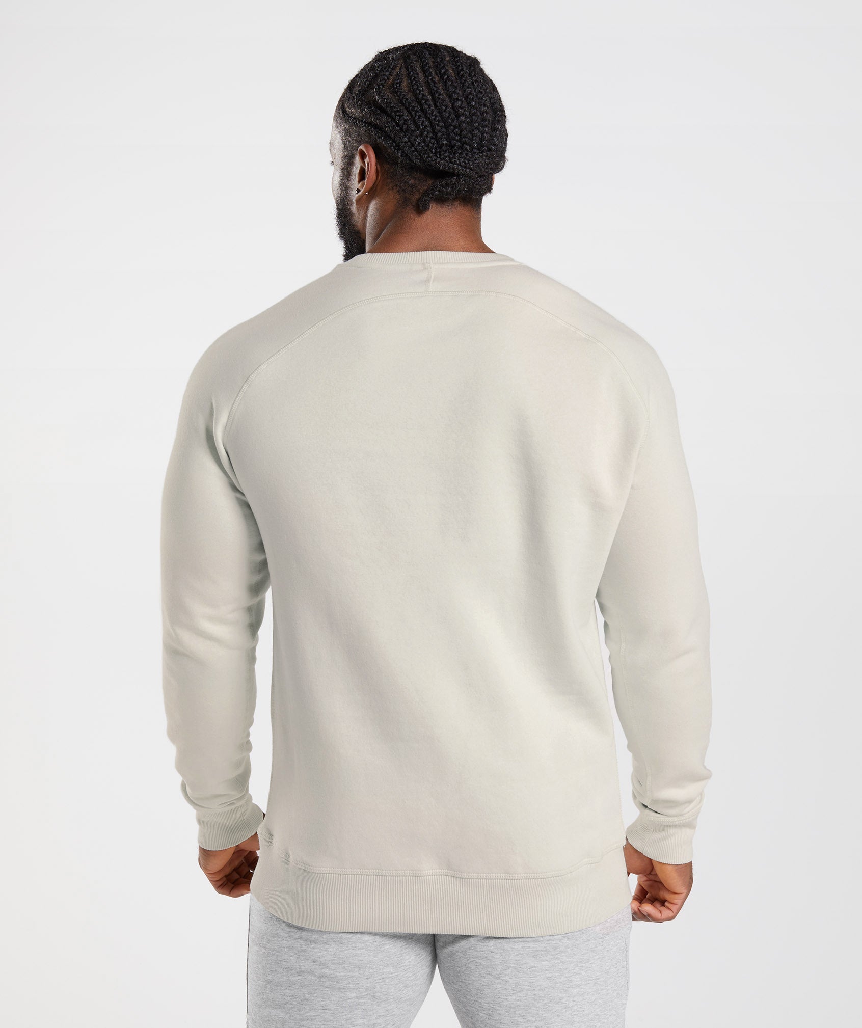 gymshark-crest-sweatshirt-pebble-grey-aw22